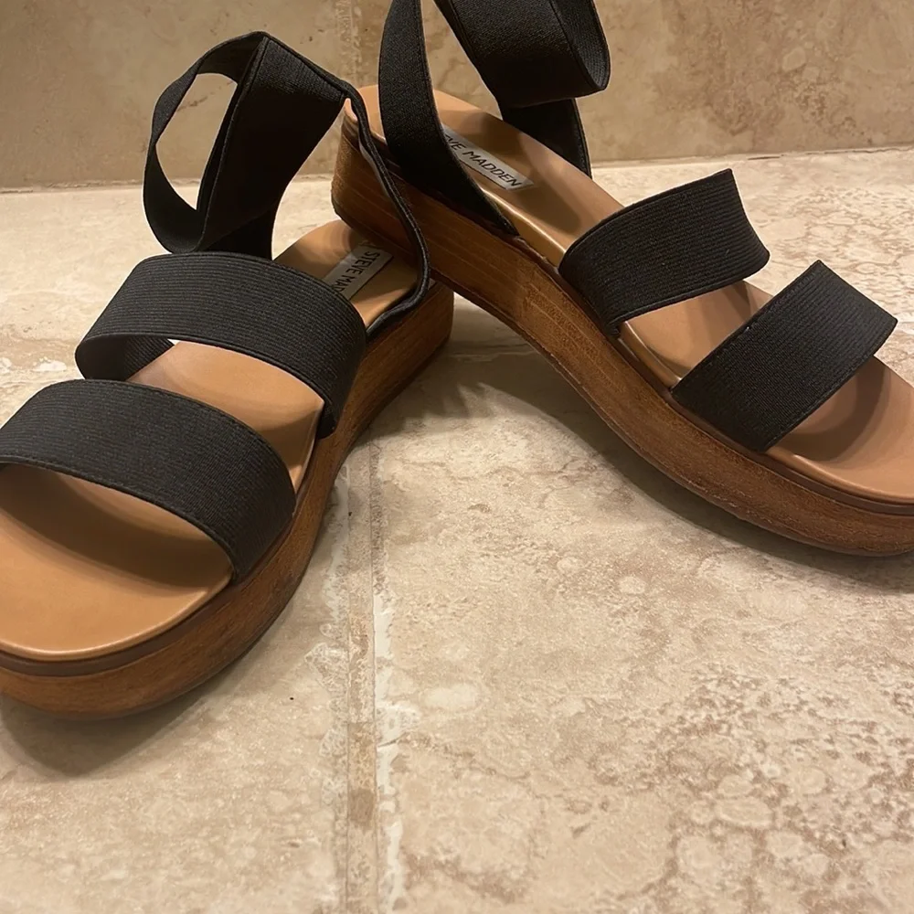 Black‎ Steve Madden Platform Sandals